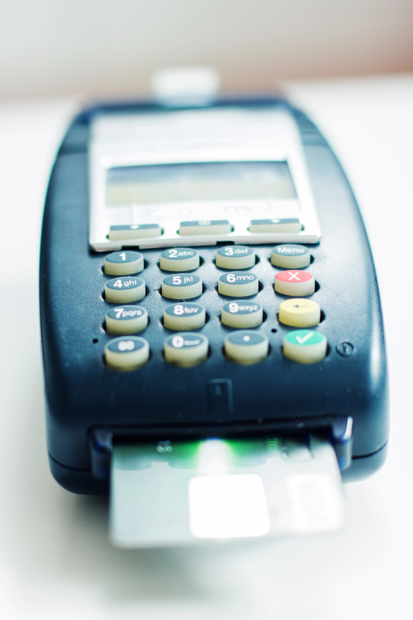 Digitalizacija in prenosni pos terminal za prodajalce na terenu